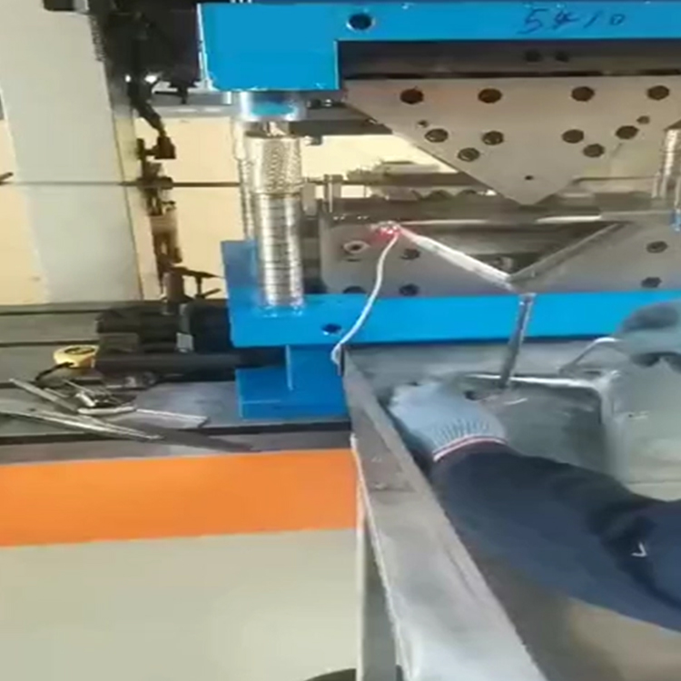 Automatic stamping d