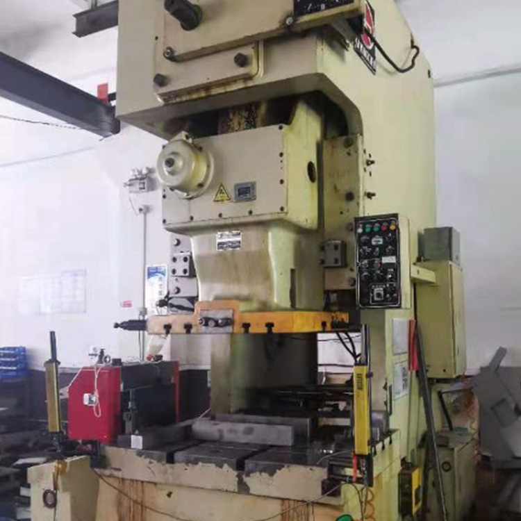 Photos of related eq