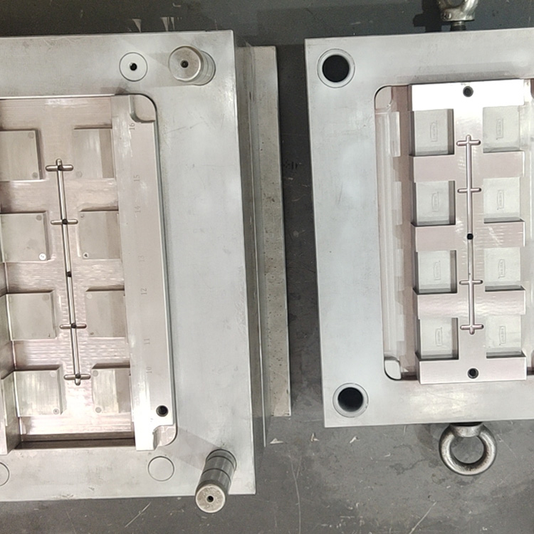 L-shaped plastic mol