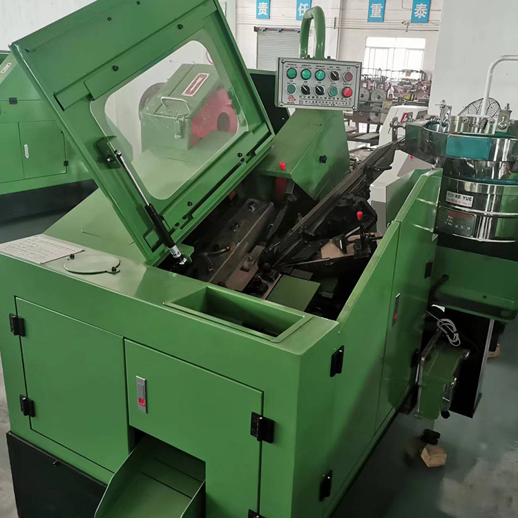 Automatic thread rol